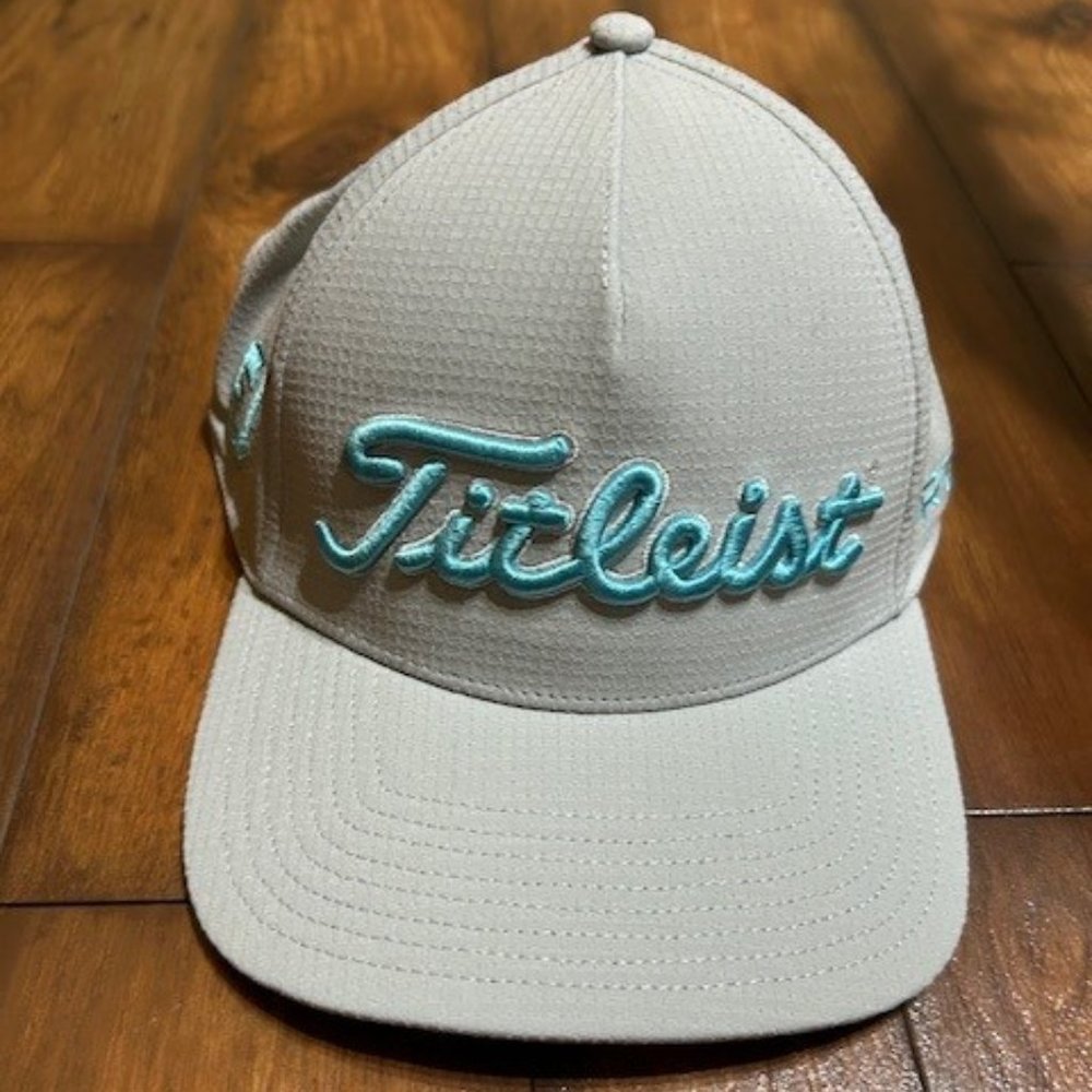 Titleist fitted hat - size Lg/XL - brand new, never worn *Sold*